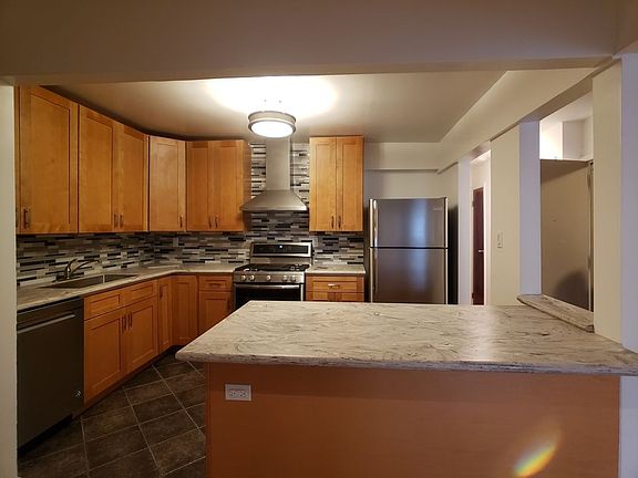 4th image of 2461 27th St APT 3