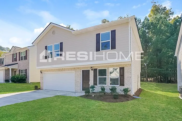 4 bed, 2.5 bath, 1800 sqft, $2,200 — Photo 2