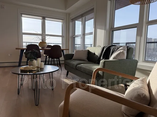 8615 108th St NW, Edmonton, AB