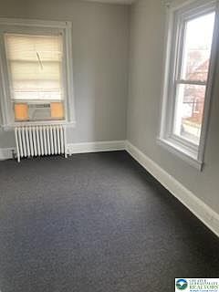5th image of 527 Broadway
