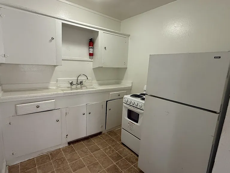 1601 Francis St — Photo 3