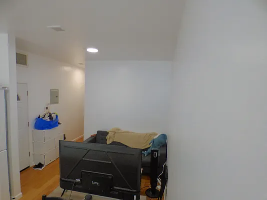 Rented by Tesla Realty Group LLC | media 20