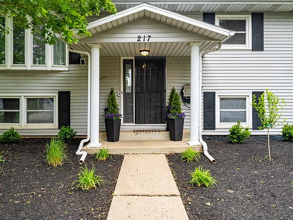 2nd image of 217 Indian Creek Dr