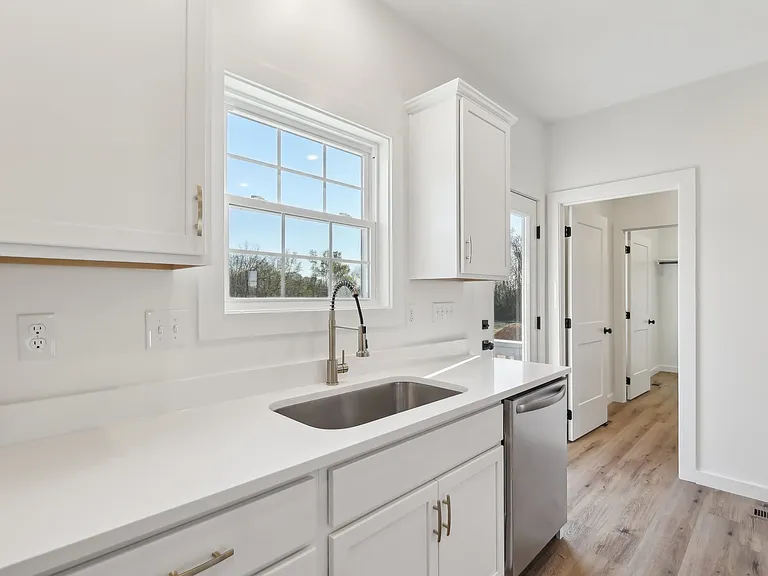 192 Amos Cir — Photo 8