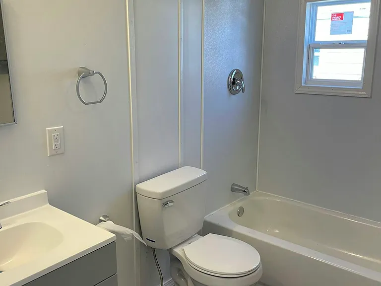 2729 Bailey Ave — Photo 2