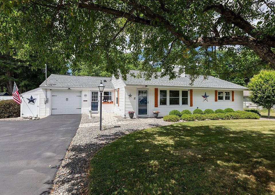 1st image of 11 Blake Ave