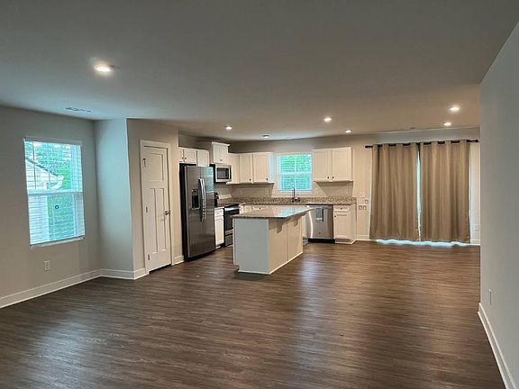 4th image of 2661 Thornton Grove Blvd
