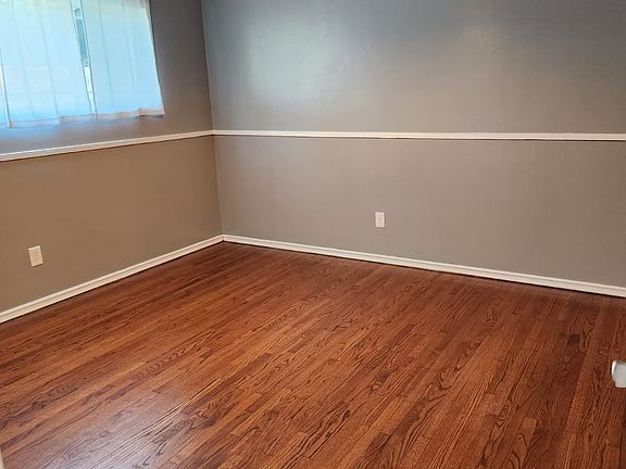5th image of 3961 Harlan Ave