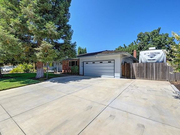 3rd image of 2317 W La Loma Dr