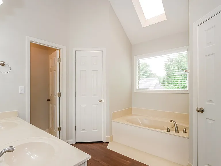 8982 Carrollwood Ln E — Photo 12