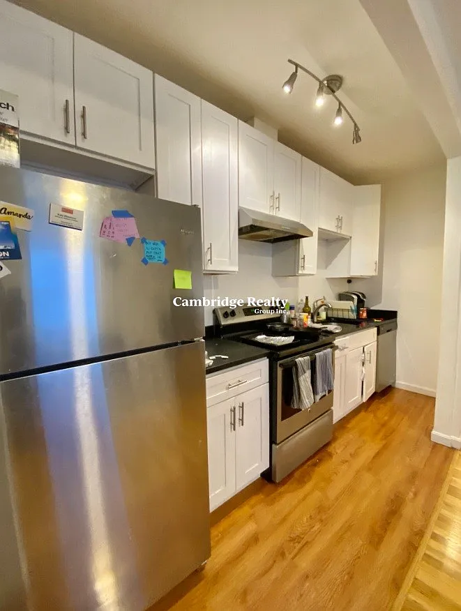 3 bed, 1.0 bath, $3,150 — Photo 1