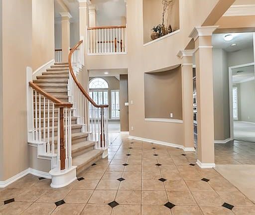 Stunning 2 story entry.