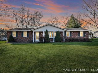 5085 Lands End Dr, Kalamazoo, MI 49009