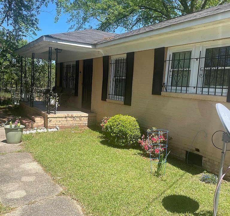 2nd image of 1334 Foye Ave