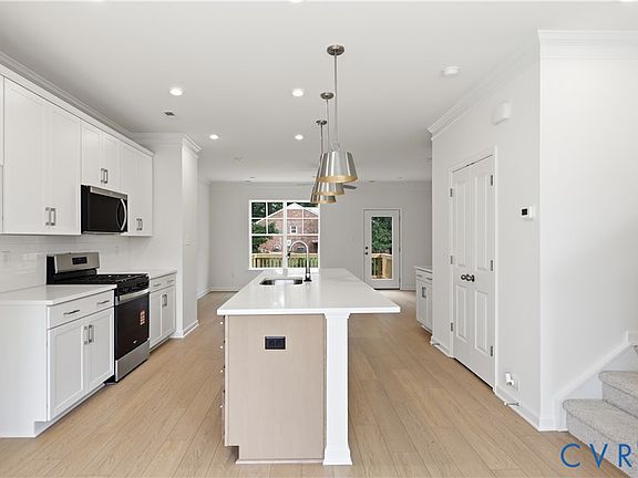 5th image of 2403 Flora Blvd