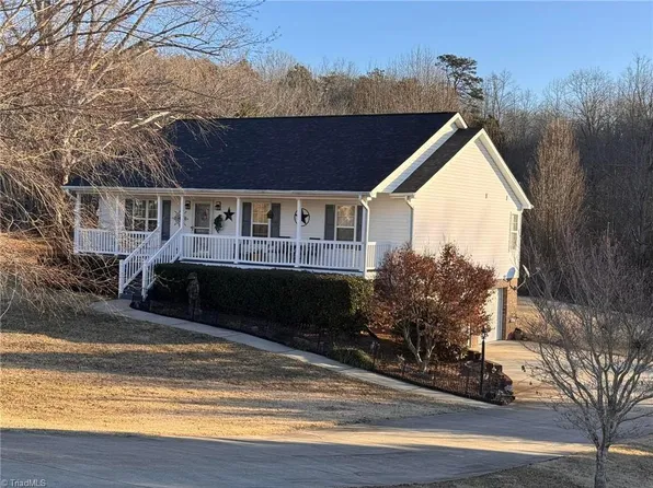 1011 Emerald Dr, King, NC 27021