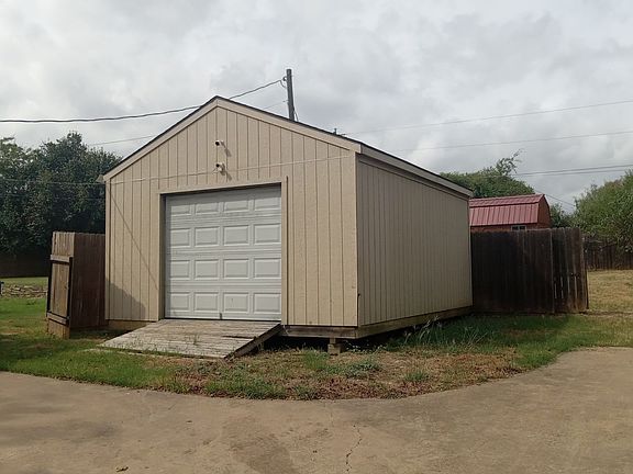 2nd image of 2727 N Hill Ter
