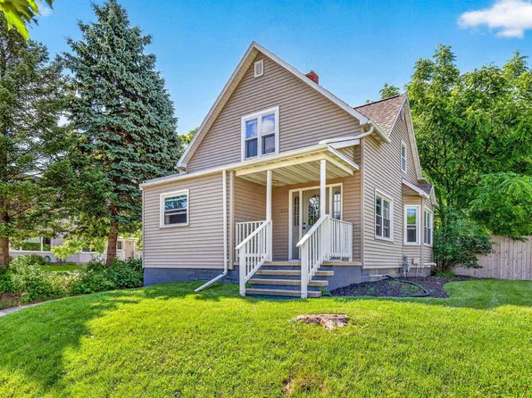 1013 E Kimberly Ave, Kimberly, WI 54136