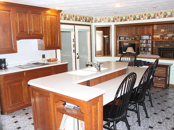 4th image of 5005 Donegal Cliffs Dr
