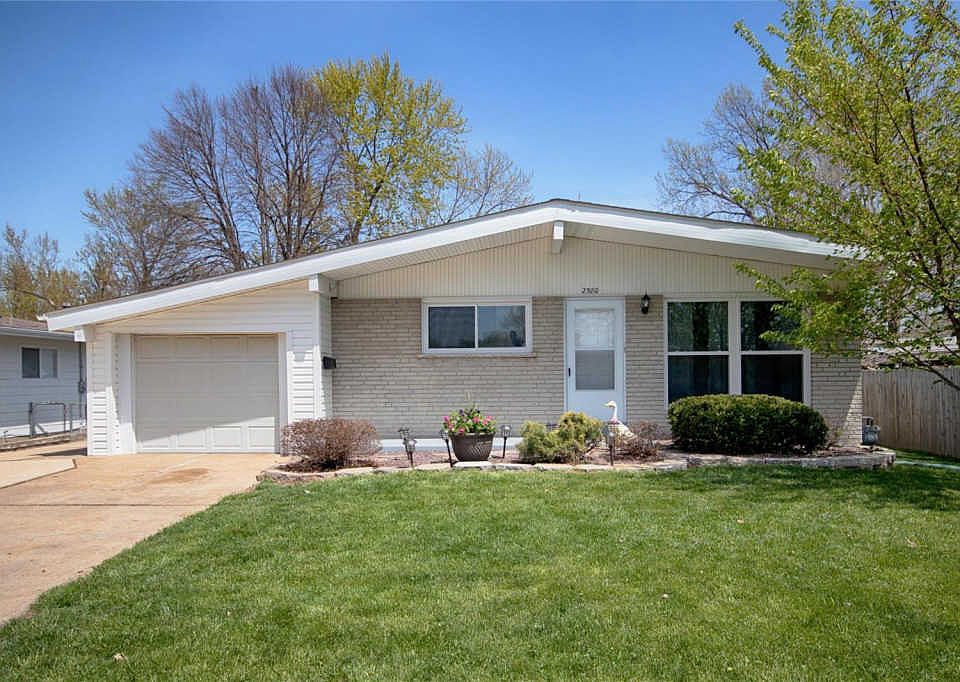 1st image of 2580 Pheasant Dr