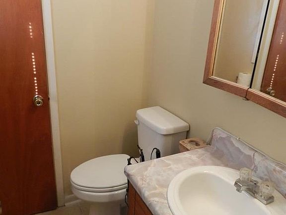 3rd image of 846 El Camino Dr