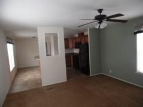 5th image of 2597 Truman Ave