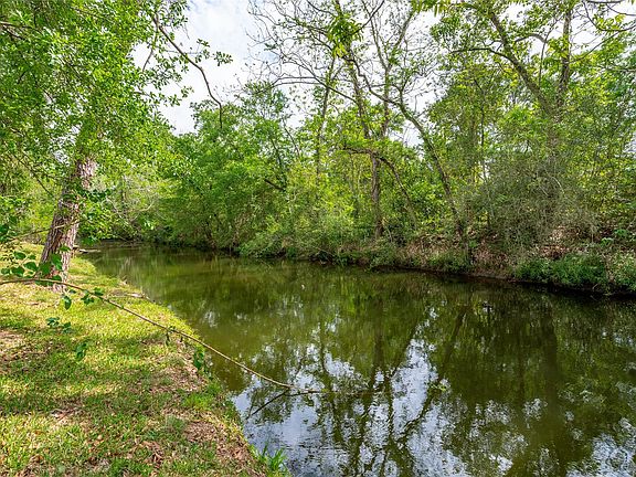 3rd image of 1908 Deats Rd