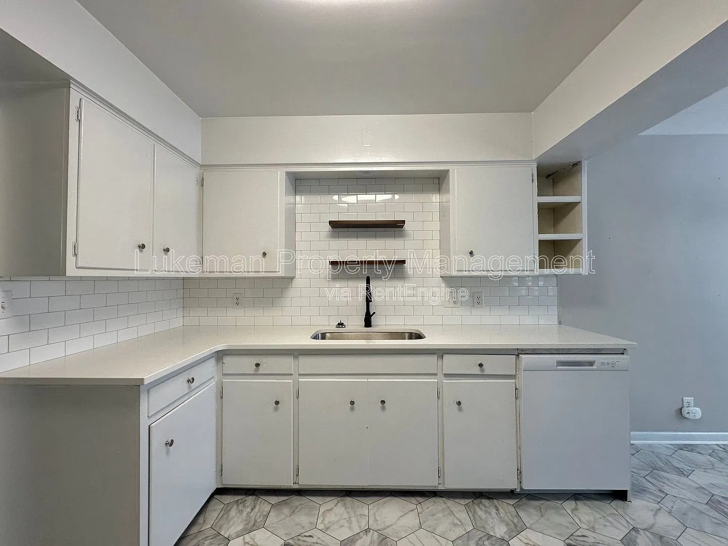 6 bed, 2.0 bath, 1500 sqft, $3,000 — Photo 3