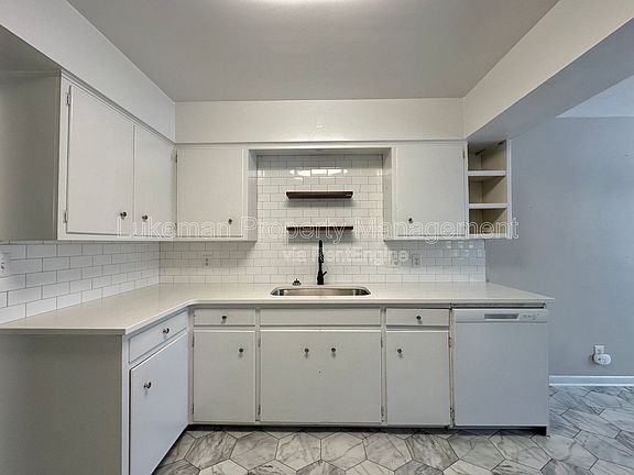 3rd image of 3009 W Michigan Ave