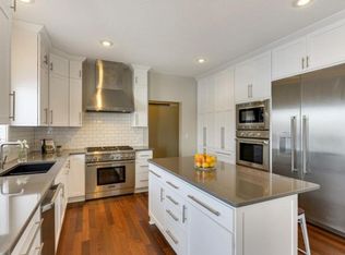 2916 Eagle Valley Dr, Woodbury, MN 55129