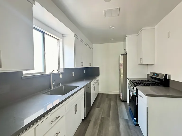 244 N Almont Dr #4B — Photo 3
