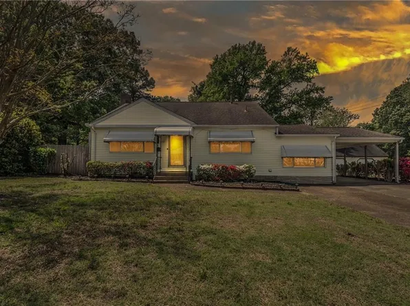 861 Romney Ln, Virginia Beach, VA 23455