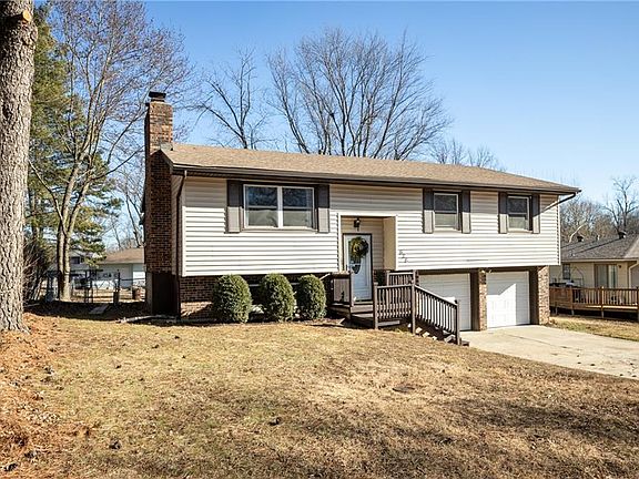 2nd image of 626 Jill Ann Dr