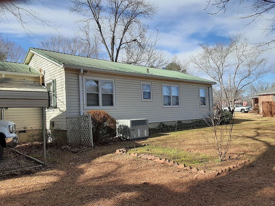 2nd image of 618 Riddle Ave