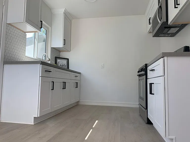 2300 E 15th St #C — Photo 5