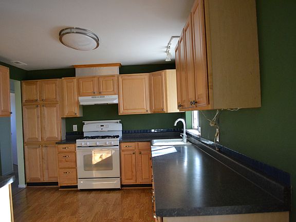 Plenty of counterspace