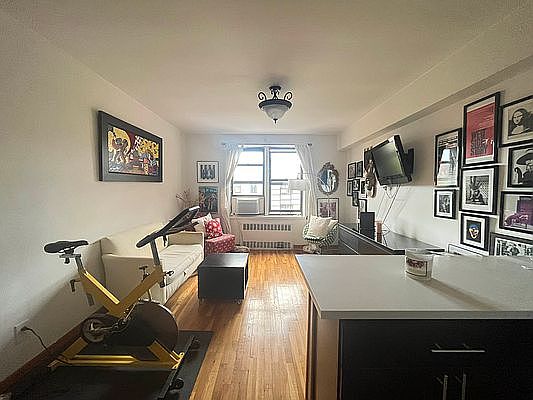 2nd image of 20 Woodruff Ave APT 6A