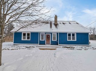 5596 Oak Hill Rd, Ortonville, MI 48462