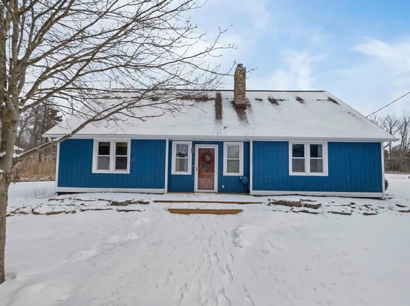 5596 Oak Hill Rd, Ortonville, MI 48462