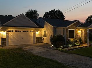 8265 Tomstown Rd, Waynesboro, PA 17268