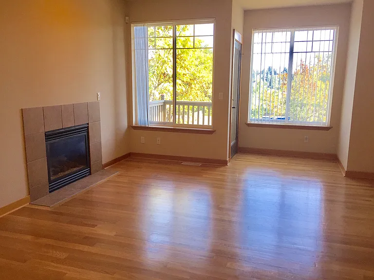 6531 35th Ave NE #B — Photo 2