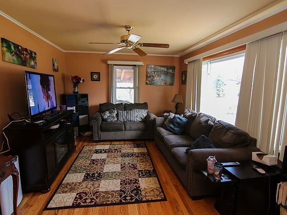 2nd image of 817 W Green St