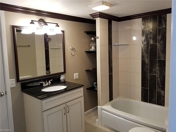 5th image of 338 Parkway Dr