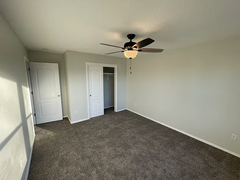 218 E Rose Lake Dr — Photo 13