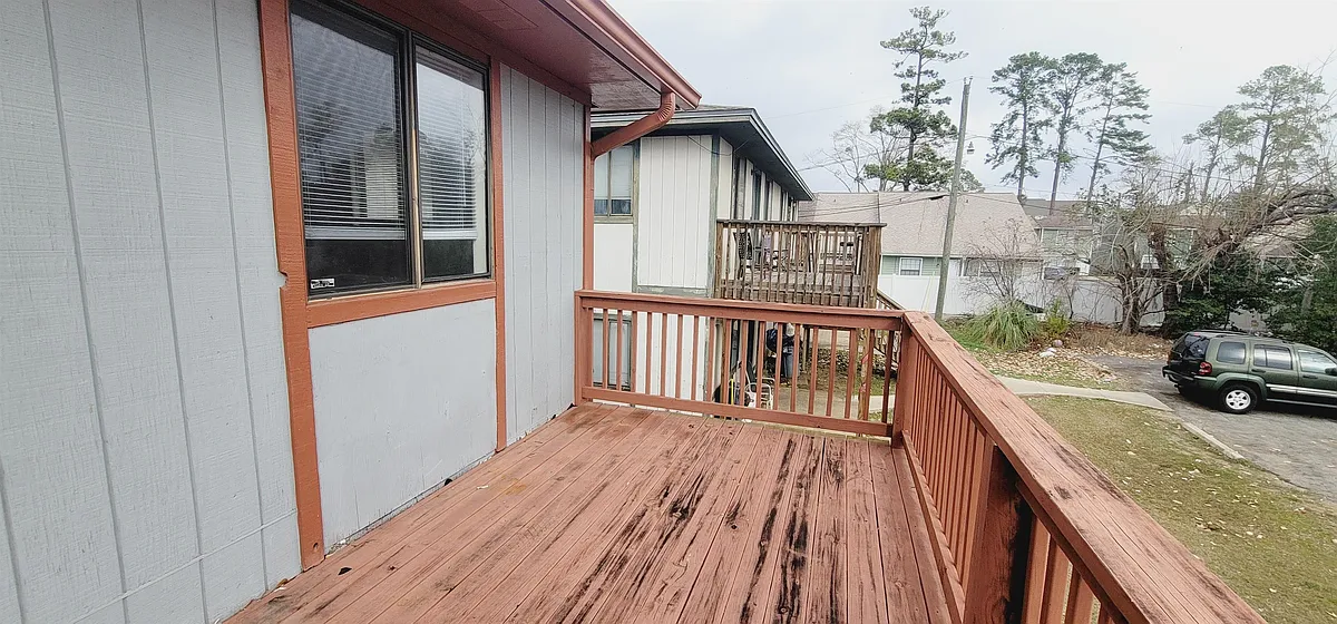 Building Photo - 303 S Lipona Rd #103