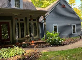 1406 Fox Ln, Grafton, WI 53024