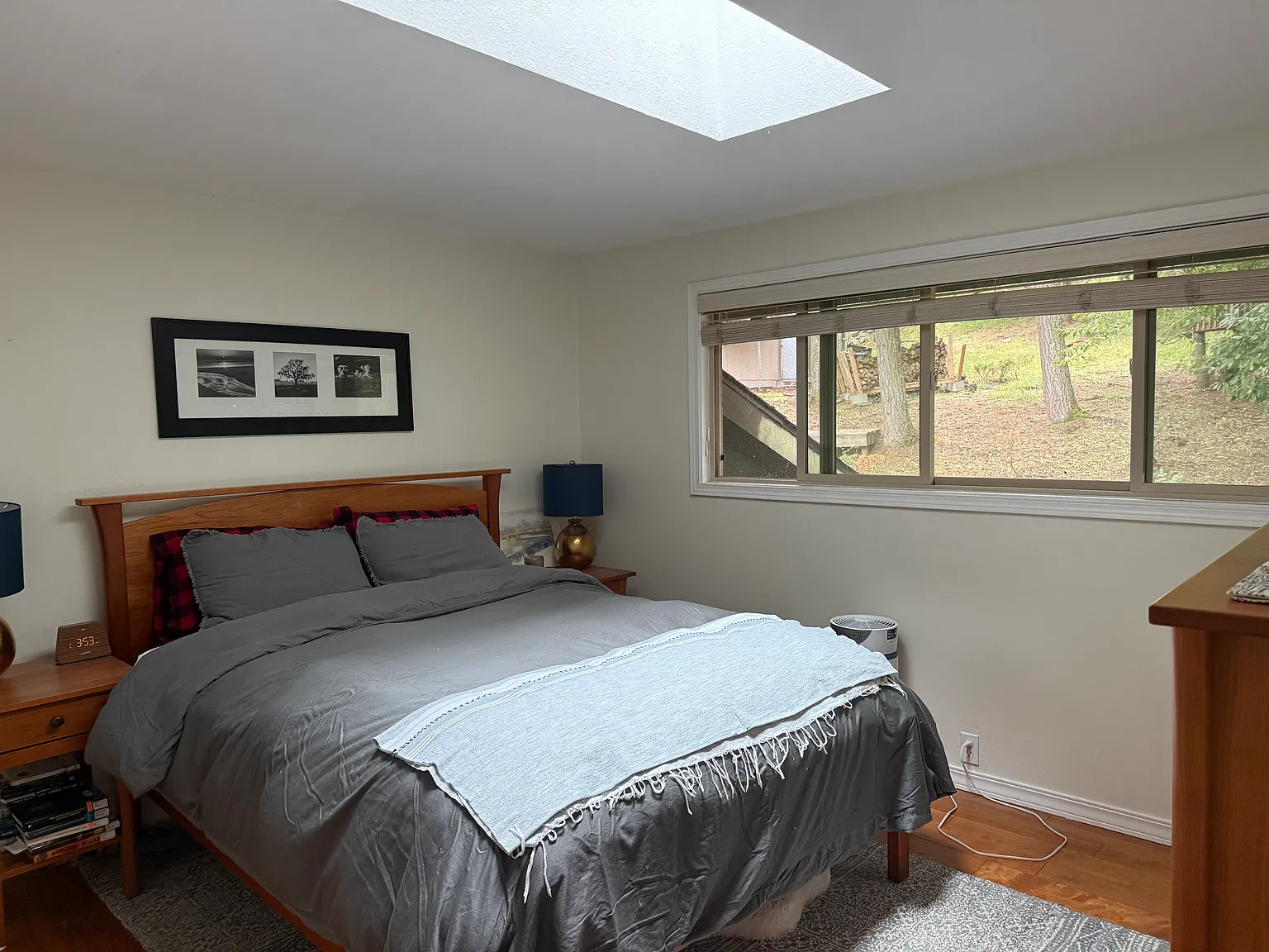 4 bed, 2.5 bath, 1976 sqft, $3,100 — Photo 2