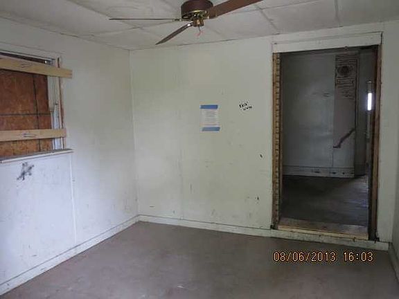 4th image of 387 Silver St