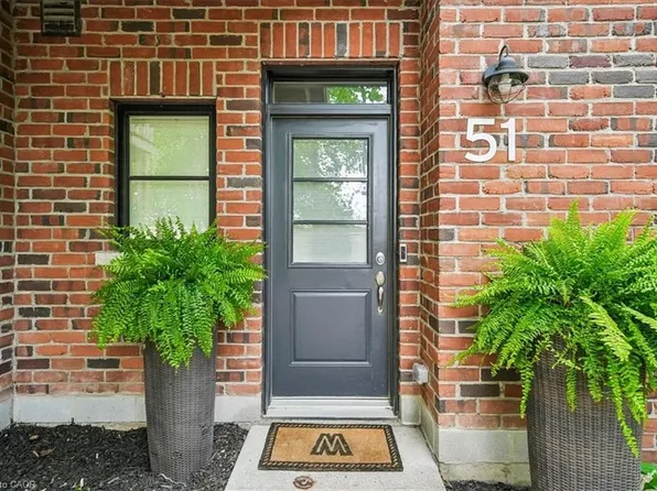 70 Plains Rd W #51, Burlington, ON L7T 0B6
