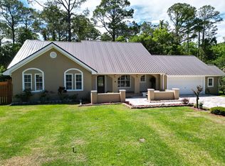 8 Apalachee St, Apalachicola, FL 32320